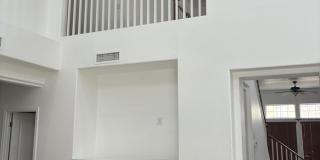 2741 W REDWOOD Lane Gallery 7