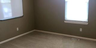 4 Bed, 3 Bath with Fenced Backyard!! Gallery 14