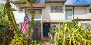 Beautiful 3 bed 2 bath townhome in Snapper Creek! Beautiful 3 bed 2 bath townhome in Snapper Creek! Gallery 1