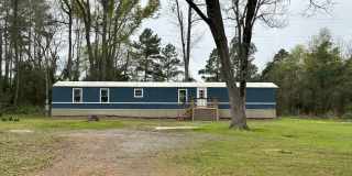 3-bed/2-bath on 1 acre! Gallery 1