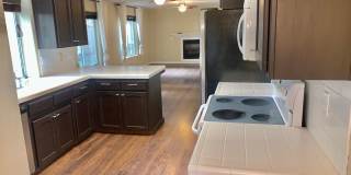 Beautifully Updated 4/2.5 near Woodward Park Gallery 7
