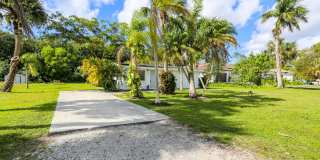 ***SINGLE FAMILY HOME ***ANNUAL***TRAIL ACRES***NO HOA***PET FRIENDLY***NOT OLDE NAPLES*** Gallery 1