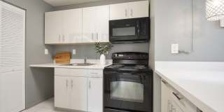 Prime Rental: Spacious 2-Bed, 2-Bath In Carmel Lakes Gated Community Gallery 14