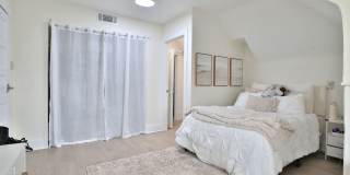 Massive Newly Renovated 11-Bedroom House on E. 14th  – Prime Campus Location! Gallery 50