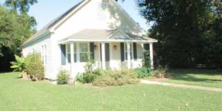 207 NW 1st Street Gallery 1