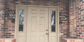 Knoxville 37912 - 2 bedroom 1.5 bath condo - call Howard Grower 865-705-0969 Gallery 1