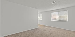 Charming townhome centrally located with great access to the Greenbelt and BSU! Gallery 10
