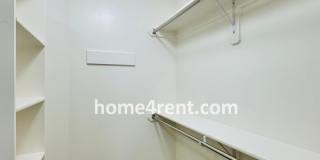 Nearly New Luxury Home in Blue Valley Schools! Gallery 44