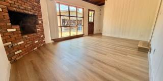 Spacious 3BD Manhattan Beach Home with Brand New Flooring, Large Den & 2-Car Garage Gallery 12