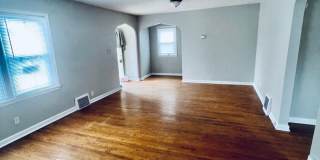 Large 2 bed 1 bath Duplex in Dundee! Gallery 4