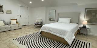 PRIVATE , FURNISHED Beverly Hills Studio Back House ! All utilities included Gallery 1