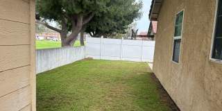 3 Bedrooms with big backyard Gallery 42
