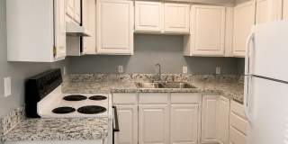Updated 2 Bed / 1 Bath Townhome Near Ogden Canyon + $600 Move-In Credit Gallery 1