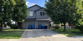 Large 3 bedroom, 2.5 bath, 1 car garage, fenced back yard townhome recently remodeled Gallery 1