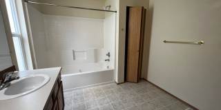 DuPont 2365 SF 3 bedroom plus loft home. Gallery 19
