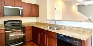 *MOVE IN SPECIAL* Updated 3BD/2.5BA Two-Story Duplex with New Carpet & Fenced Yard! Gallery 10