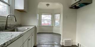 Bright & Airy 3-Bedroom Bungalow-Move-In Ready! Gallery 5