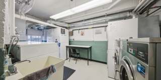 250 N Broadway Gallery 30