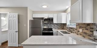 BRAND NEW, FULLY REMODELED 4BR Townhome in Aurora Gallery 1