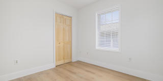 1729 Mary Street Gallery 9