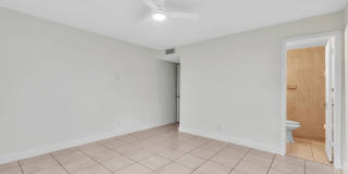 2510 Riverside Drive Gallery 38