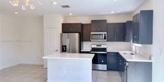 2418 SE 10th Ct Gallery 1