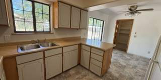 2 Bedroom 1 Bath Contact Property Pros Property Management Gallery 7