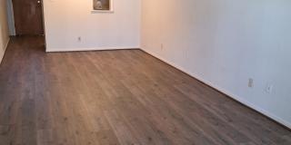 1674-I 11th Place South Gallery 1