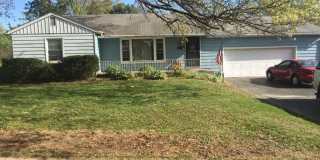 The Iris - 3 Bed/1 Bath House Gallery 1