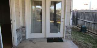 Fantastic Condo located close to Ft. Sill, Shopping and Restaurants Handicap Accessible! No Pet Home! Gallery 16