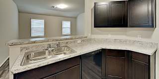Very Nice 3 Bedroom 2 Bath Home in Yukon Schools. Gallery 8