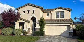Beautiful 4 Bedroom, 2.5 Bath Oakley Home W/ Large Yard Gallery 1