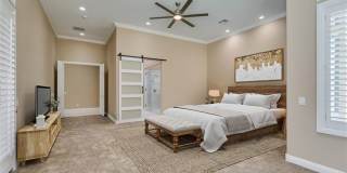 Elegant Anthem Country Club Residence with Spa, Balcony & 3-Car Garage Gallery 44