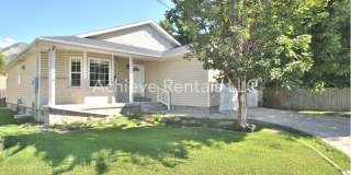 Hidden Retreat Near Wilson Elementary | Quiet Central Location Gallery 1