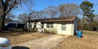 4 Bedroom house on the East-side, Move-in August 10th 2026 Gallery 1