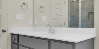 1 Bedroom home with Fenced Backyard! Gallery 12