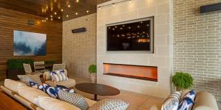 Pearl Rosemont Gallery 3