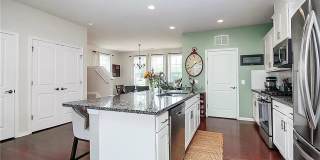 Room in 4 Bedroom Townhome at Sharon Rd W Room in 4 Bedroom Townhome at Sharon Rd W Gallery 28