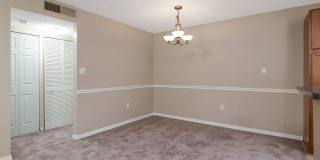 Park Lake — 1 Bed / 1 Bath + Den | Upstairs Condo | Brandon, FL Gallery 8