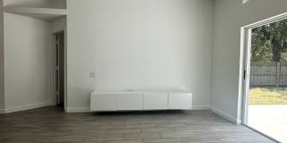 4 Bedroom / 2 Bath House Gallery 5