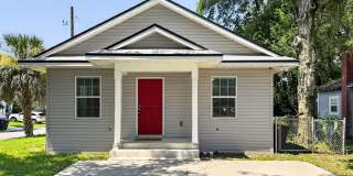 Bright & Spacious 3-Bedroom Home in St. Nicholas Area! Gallery 1