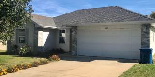 Updated 3 bedroom 2 bathroom home in Clever Gallery 1