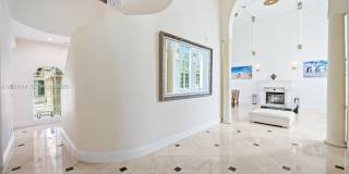 2501 Pine Tree Dr Gallery 8