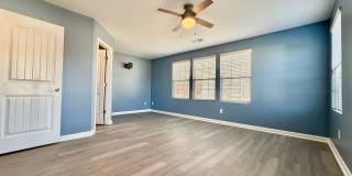 Updated 3BR Townhome | Community Pool, Gym, Pickleball, & Tennis Courts | Easy RTP Access Gallery 19