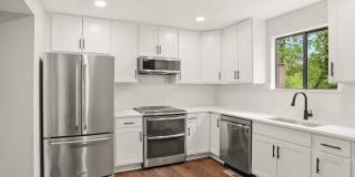 1382 ALMOND DR Gallery 13