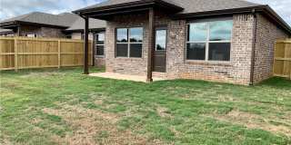 432 Red Robin Street Gallery 20