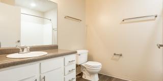 Fox Brook Apartments Gallery 11
