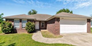 Beautiful 4-bedroom 2 bath Home in Bentonville! Gallery 3