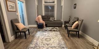Cozy Little Italy Bungalow | Furnished - Mid-Term or Long-Term Lease Gallery 15