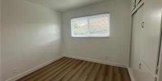 4930 N Vincent Avenue Gallery 16